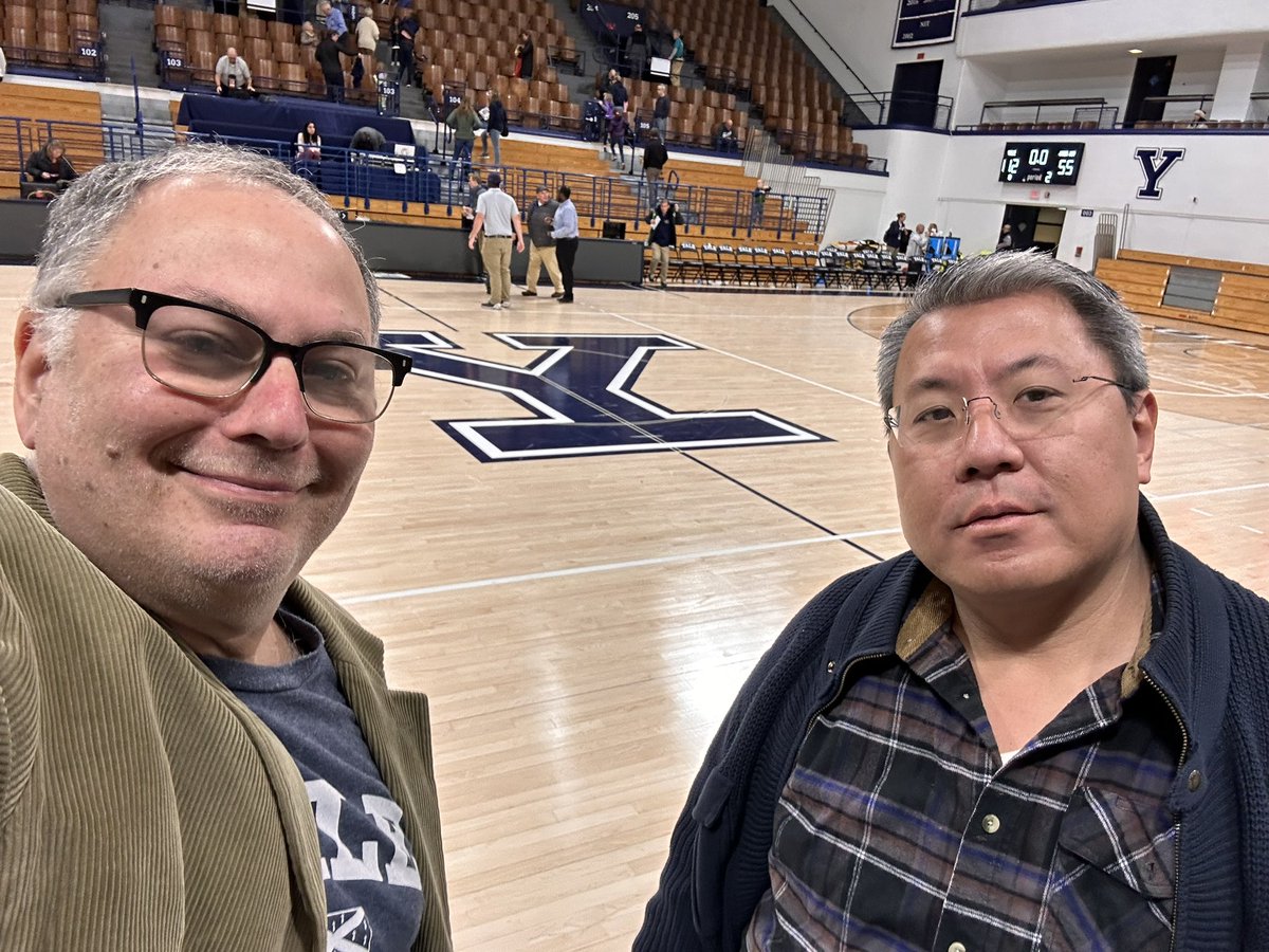 KaminskiMed's tweet photo. Back at the @YaleMBasketball games!
#LetsGoYale https://t.co/ISgx5bI60B