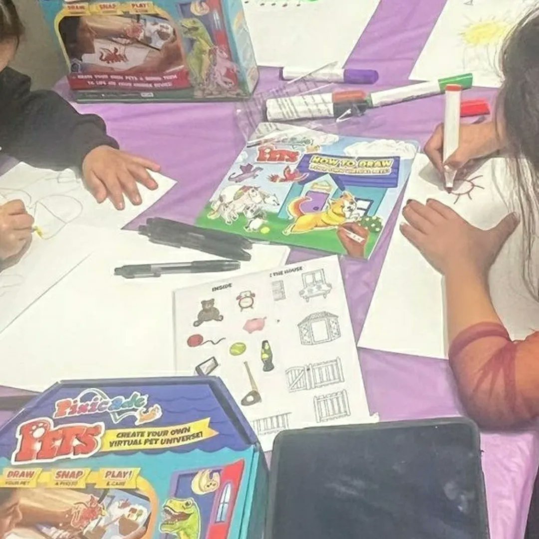 kebsch13's tweet photo. Thank you so much @pixicade and @tryazon for giving me the opportunity to Host a #pixicadeparty . We all had such a Great time with the #pixicadepets and watching all of our own hand drawn pets come alive on the digital screen!!! #tryazon #pixicade #drawsnapplay #bitogenius https://t.co/iInEPWxs2s