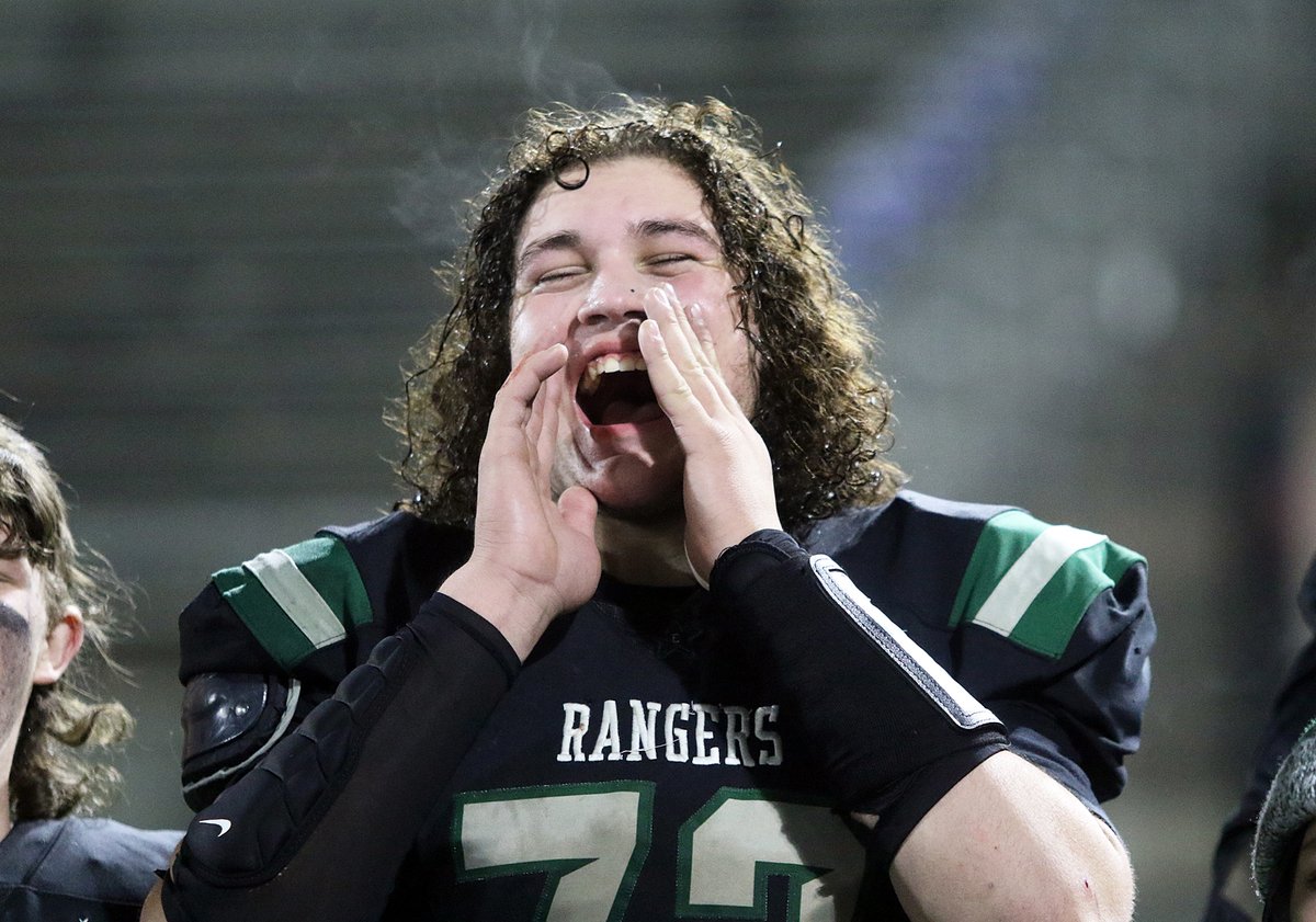 BroodSports's tweet photo. The Estacada football team is able to power its way past Scappoose to get a hard-hitting 14-7 win in Saturday's 5A semifinal battle. Many, many photos from the contest, as well as a game story by @DaveBallSports, on the @SBLiveOR site, are here: https://t.co/V6mPsqbXwX
#opreps https://t.co/V0Db3KAkZk