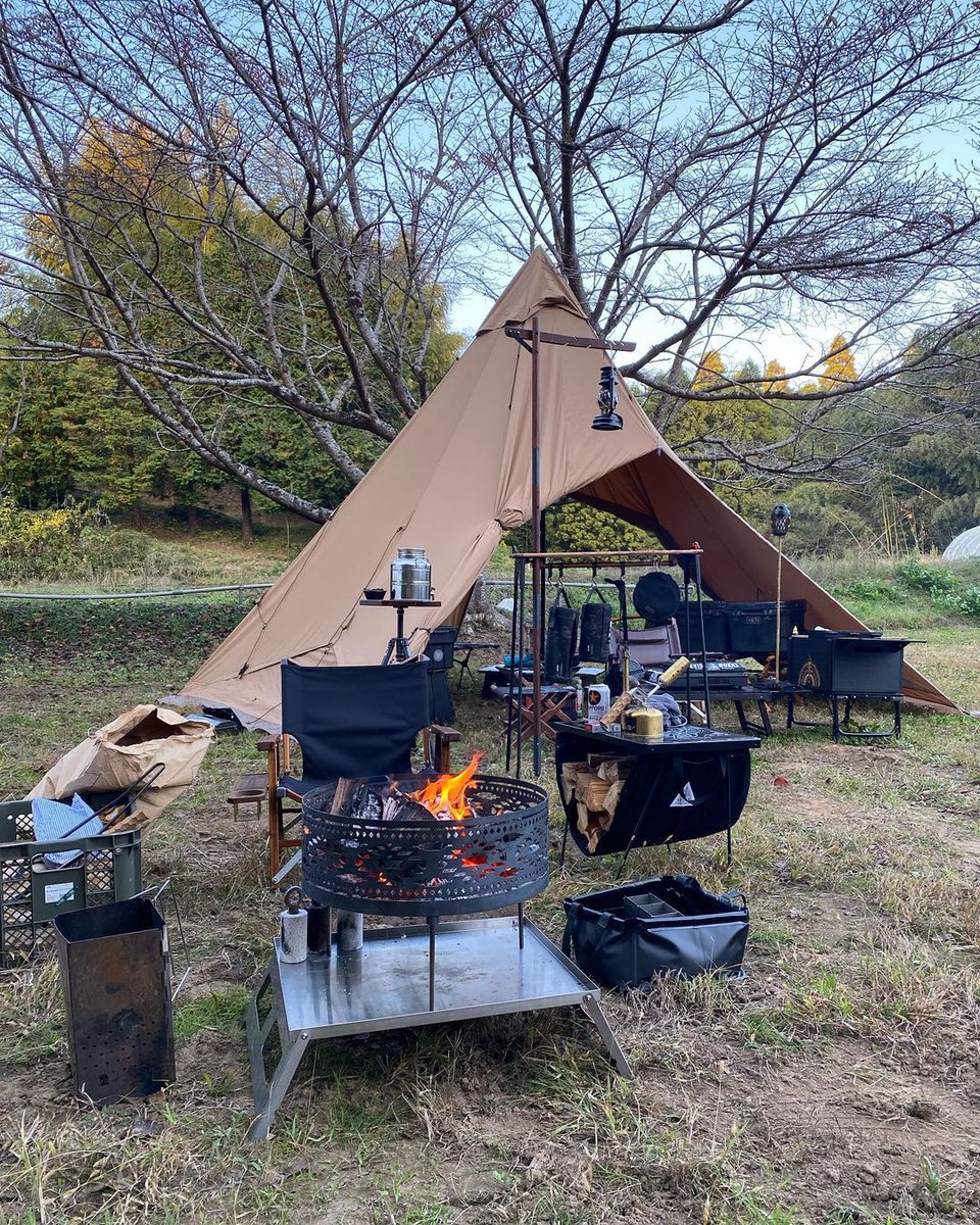TheWorkerAnt's tweet photo. Basic survival centers on maintaining three fundamental factors: food, water, and shelter 🔥 Get inspired with @TheWorkerAnt 🗺 Credits to @shanben988
#bushcrafter #bushcraftskills #bushcraftfire #bushcraftfood #survivalfood #survivalist #survival #woodsmanlife #hammockcamping https://t.co/HFJ7nRF0ng