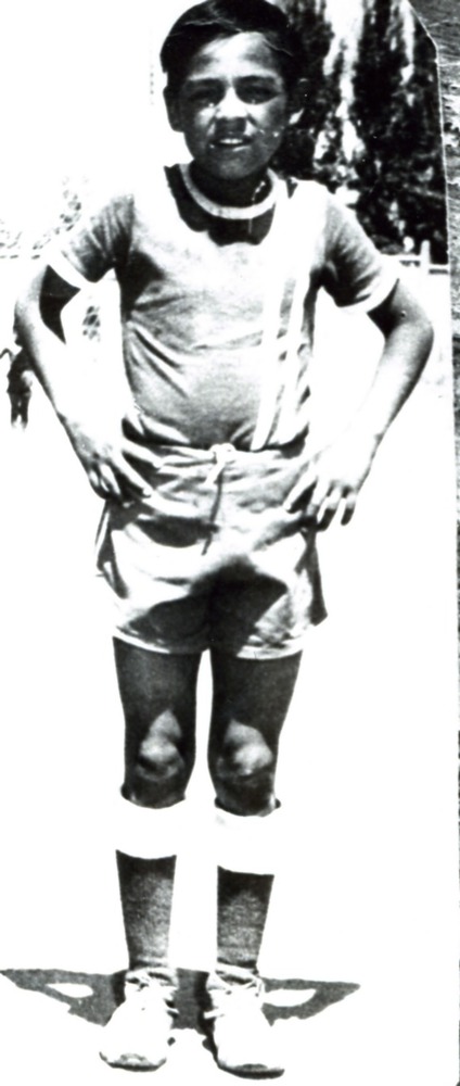 #DetenidosDesaparecidos 🌹
¿Dónde está Mario Salinas Vera?

Estudiante de 16 años, fue detenido el día 20 de octubre de 1973 en la Población Nogales, un grupo de Militares que llegaron al sector donde vivía. La foto, Mario de niño, es la única que existe.

¡Ni perdón ni olvido!