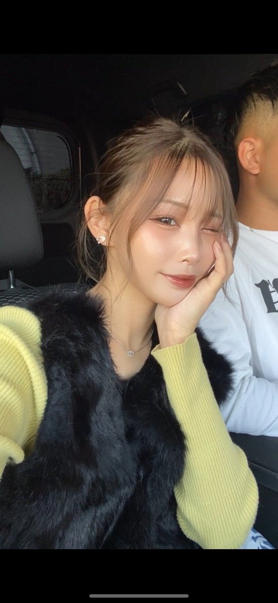 riko___88's tweet photo. 男って今田美桜とかじゃないと
デートの時とか可愛いとか言ってくれやんの？
まじ世の中難しいまじまざふぁか https://t.co/Eo146X793o