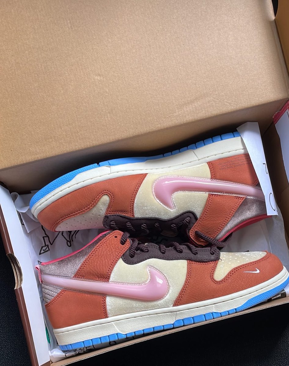 Coveted_co's tweet photo. @SellKicksSunday DS Size 12 $175 https://t.co/BZbGhmPXgj