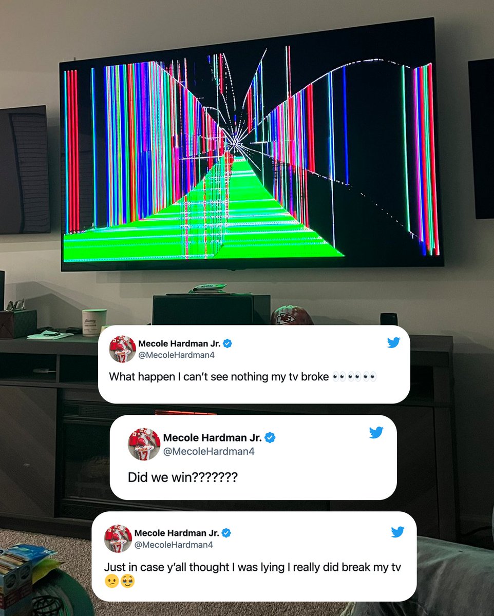 NFL's tweet photo. Isn't watching football fun @MecoleHardman4? 😏😂 https://t.co/qUKUStoa1h