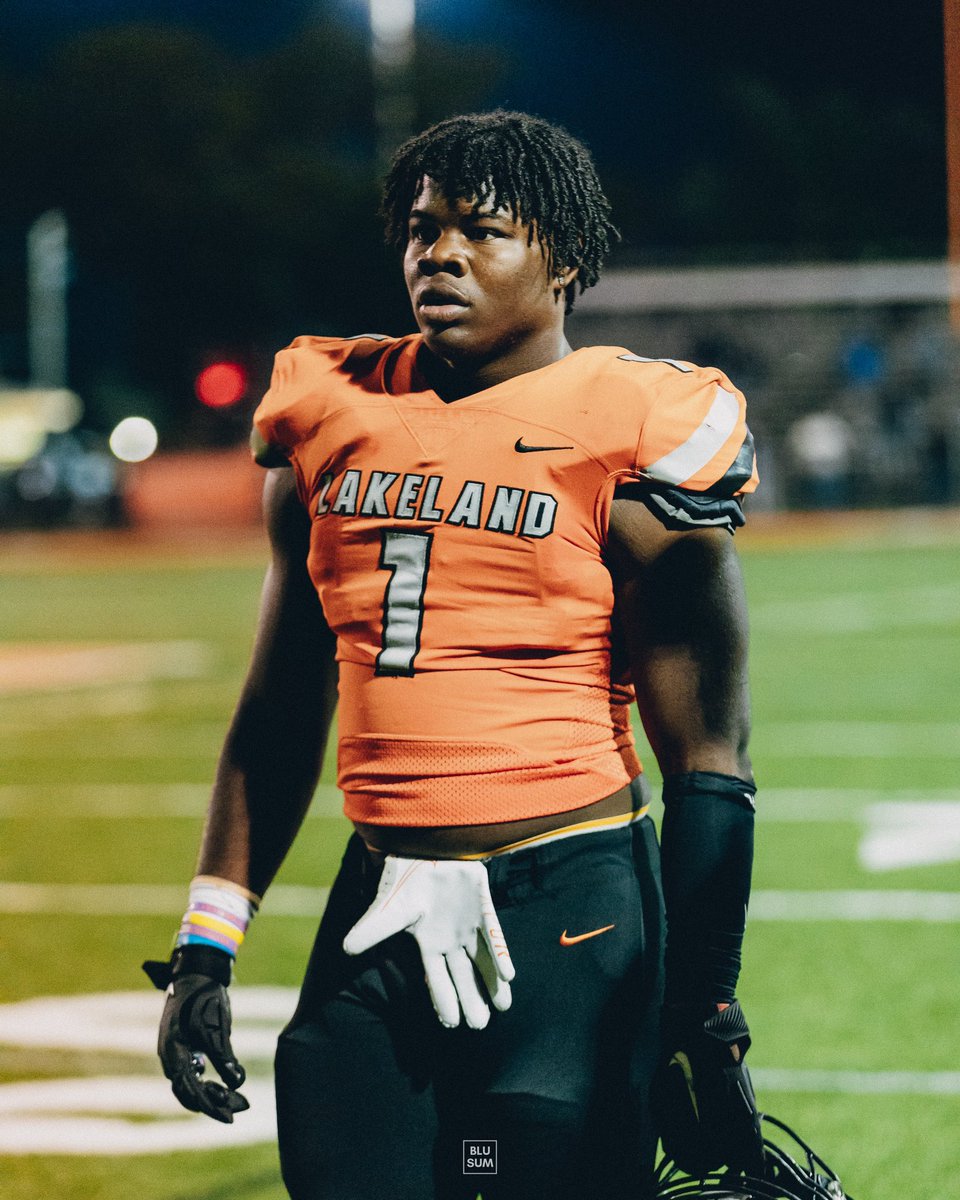 polk_way's tweet photo. Lakeland hasn’t allowed a Touchdown to be scored in the second half since September 19th, and that game they won 42-14. @LHSDreadnaughts is ROLLING. https://t.co/URVZvqswvA