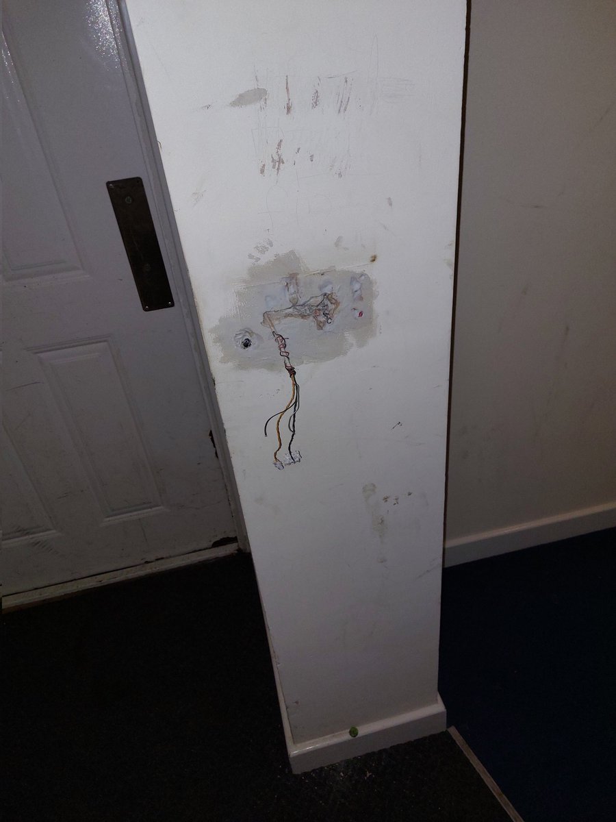 KingSully666's tweet photo. @Bromford Doesn't it look like bromford take care of buildings!! https://t.co/e3cXFi3m3i