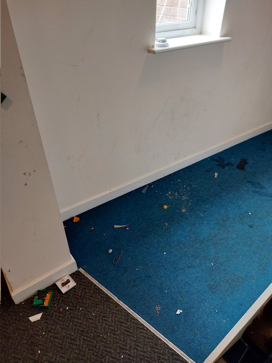 KingSully666's tweet photo. @Bromford Doesn't it took like they makesure residents are safe!! https://t.co/ej1bH3ltiC
