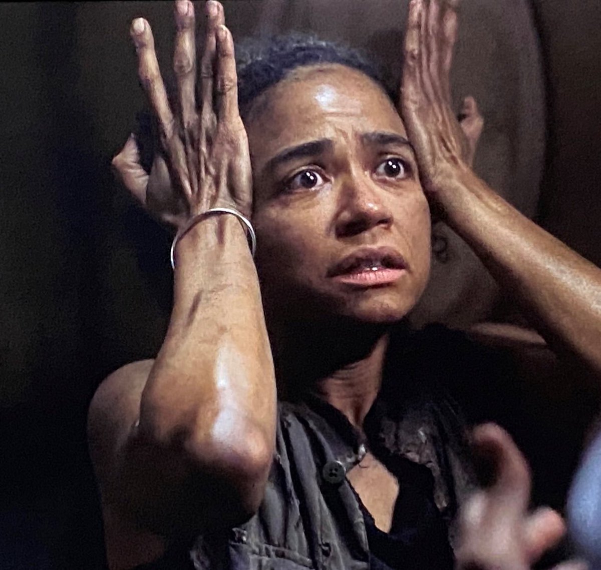 MultiPacifist's tweet photo. THE WAY MY HEART DROPPED THINKING ROSITA DIED BRO.... THEY CANT KEEP DOING THIS TO ME 

#TWD #TheWalkingDead https://t.co/AFxPkPFPFf