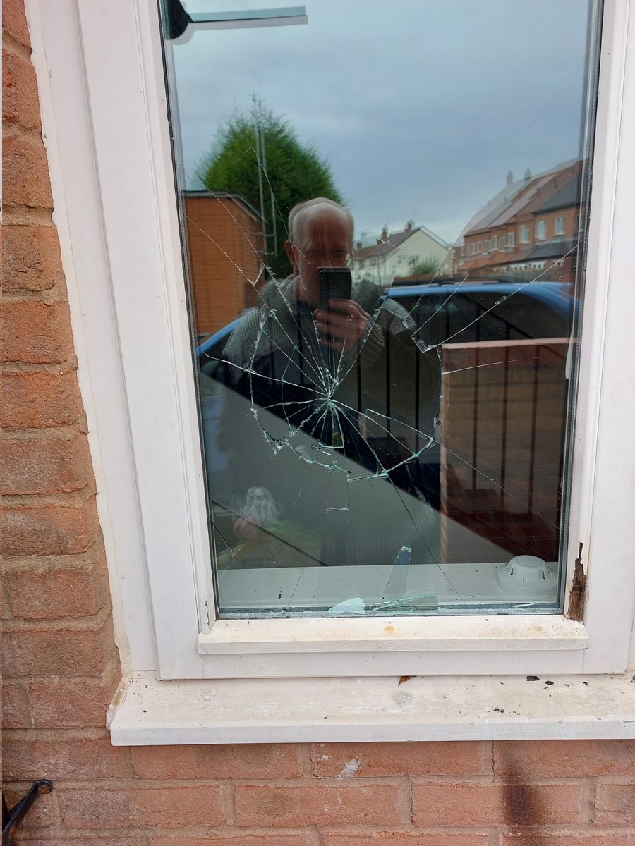 KingSully666's tweet photo. @Bromford in this lovely last 2 months. We've has windows, doors, ceiling, carpet, fire alarms, smoke alarms all smashed up on multiple occasions. Bromfords response we care call Scanlans. Scanlans response we don't care. 6 weeks to fix a window!! https://t.co/BMF3ypht1n