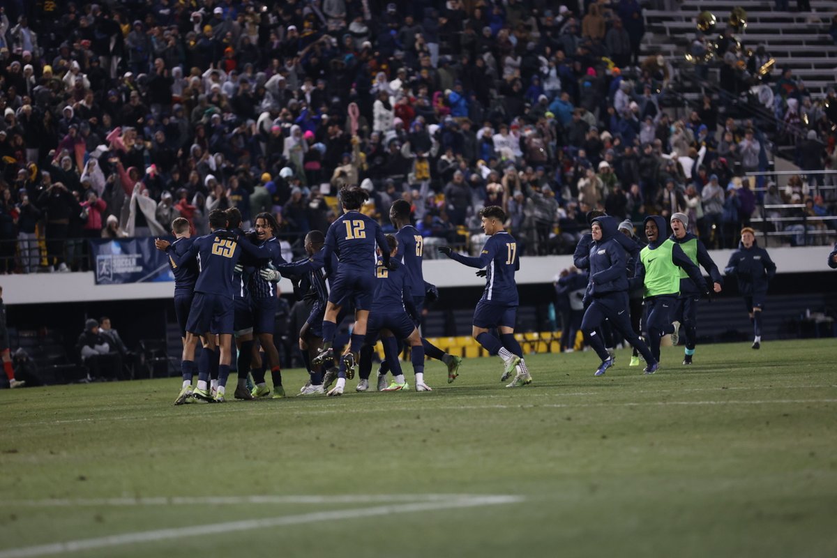 NCAASoccer's tweet photo. Hug it out 🤗

#NCAASoccer x 📸 @UNCGsoccer 
https://t.co/XesY5qrUNw