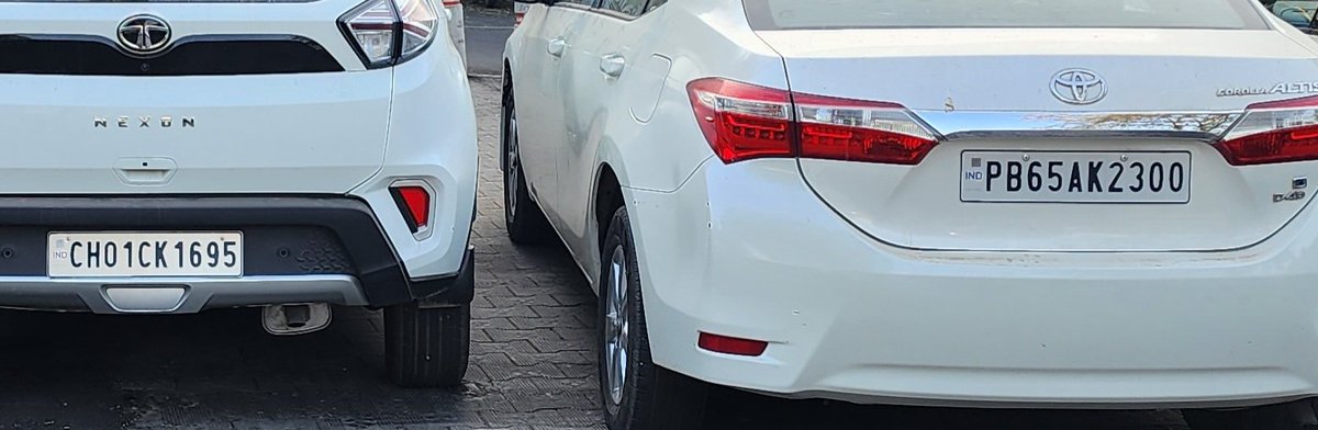 gharika's tweet photo. Sec 17C Car parking, 20 Nov 2022 4.27pm
Cars parked on pathway for crossing https://t.co/ox6KD4APsg