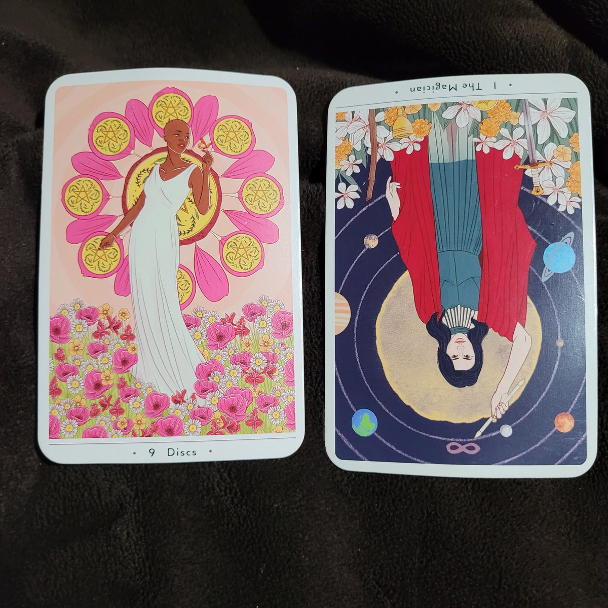 Air signs ♊️♎️♒️
The more people try to manipulate you, work against you the more it works in your favor. You're a true alchemist and you take pain and you turn it into power. You work harder. Glow up season is here and I see you living very comfortably. Treating yourself.