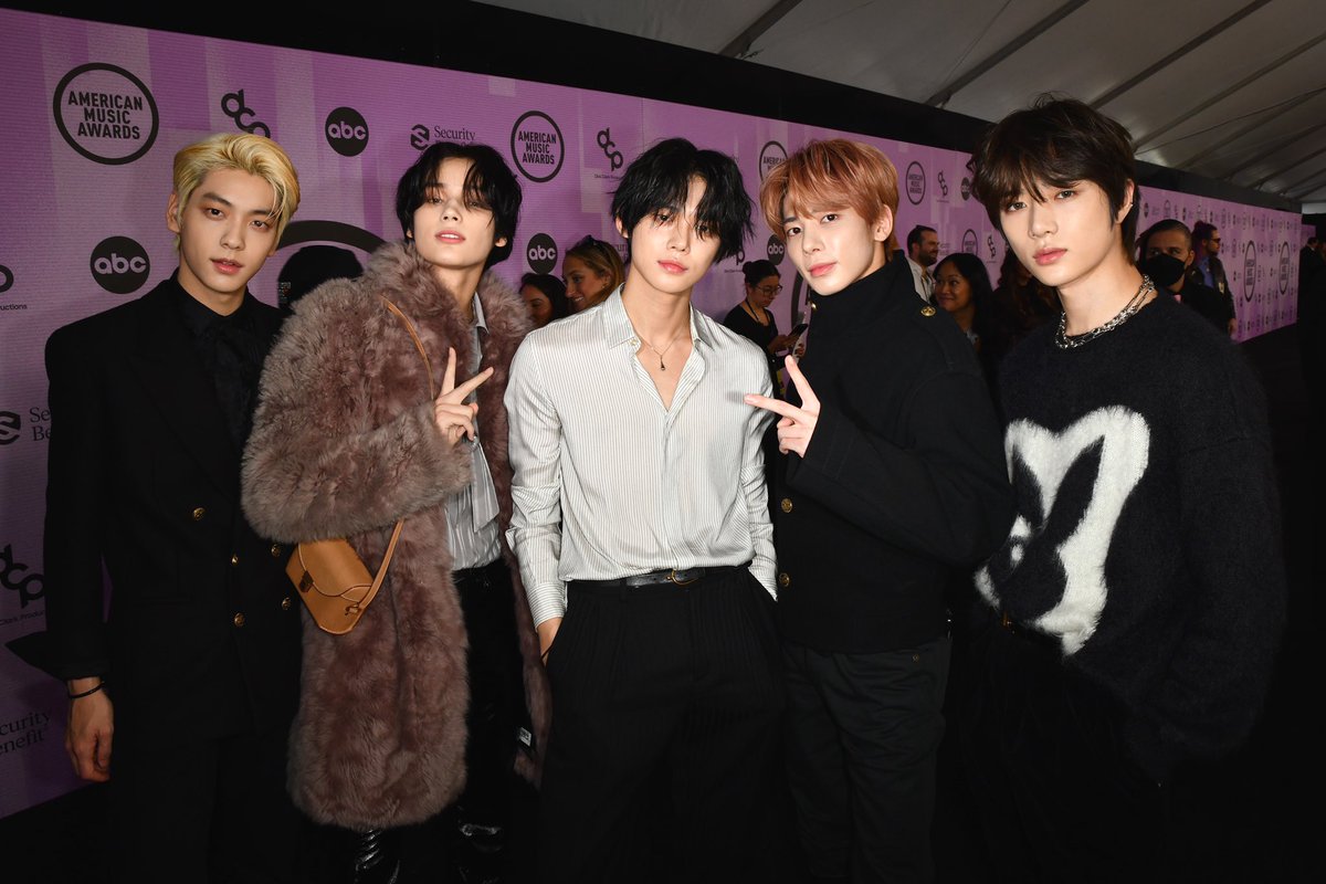 📢 MOAs, infelizmente o TXT não levou o prêmio de Favorite K-Pop Artist no AMAs.
Mesmo assim, parabéns a nossos meninos que merecem demais e obrigada a todos os MOAs que votaram! 🥰 

Valeu a experiência de vê-los tão felizes na premiação, e da próxima vez 'fighting!' de novo! 💥