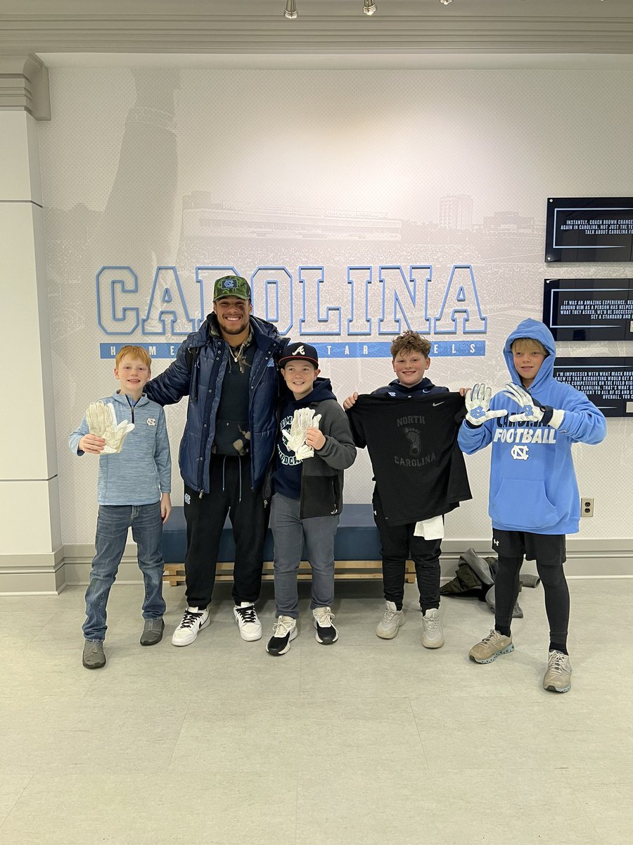 Thank you @JalenBBrooks for making these young athletes visit to UNC football epic! Very special and proud moment as a parent. Go Heels!