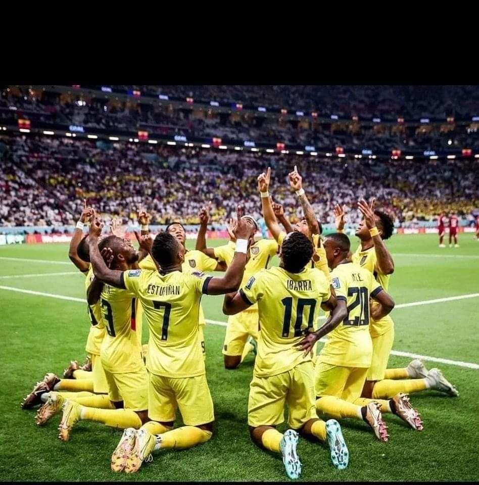 La Gloria es de Cristo ! #Ecuador #ECU 2 y #Qatar #QAT 0  #LaTri #QatarWorldCup2022 #FIFAWorldCup #SiSePuede #EcuadorvsQatar 😎✌️