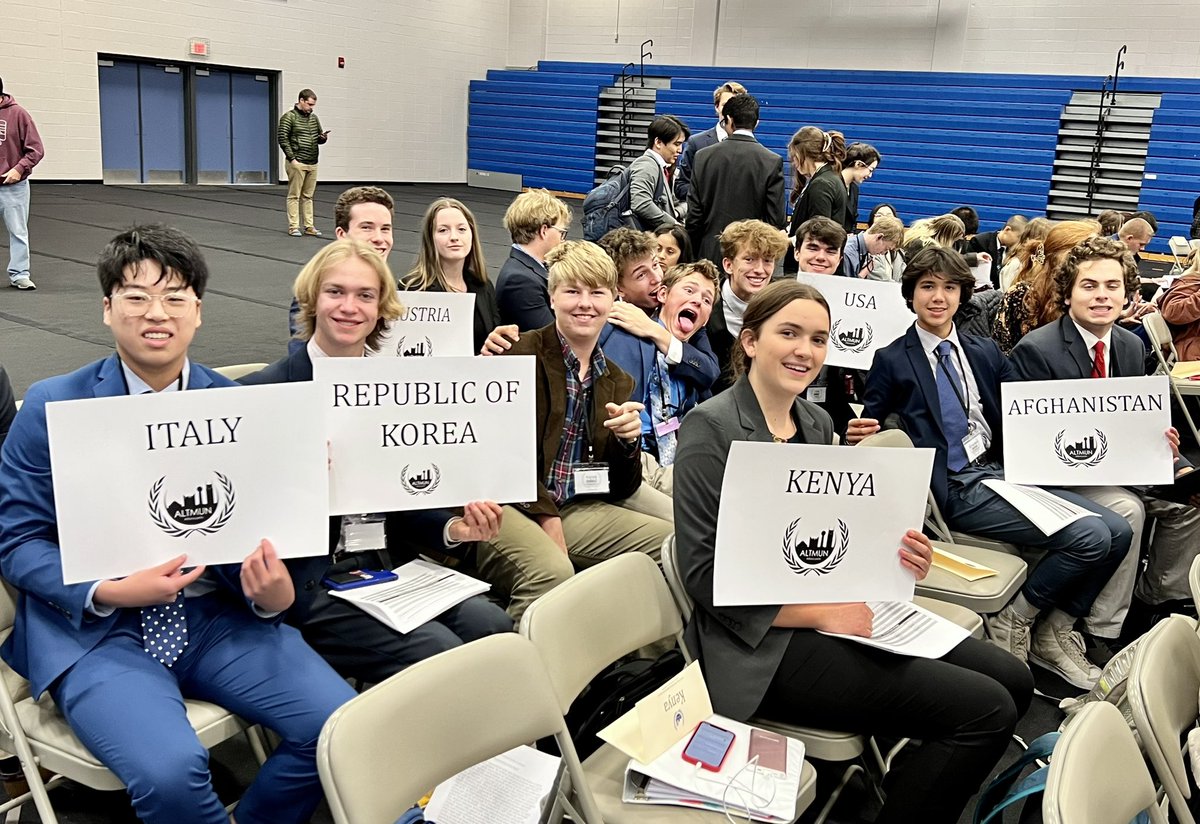 SMMHSEagles's tweet photo. #ModelUN Nearly 60 of our HS students debated global issues, wrote &amp; passed resolutions, then voted in a General Assembly at Day 2 of the new #AltMUN.🇺🇸🇮🇹🇨🇳 Among approx 250 Delegates returning to Chatt State tomorrow for special session &amp; closing ceremonies. 🇮🇶🇧🇪🇵🇰🇩🇪 #SMMHSsoars https://t.co/K5YMqkgpMY