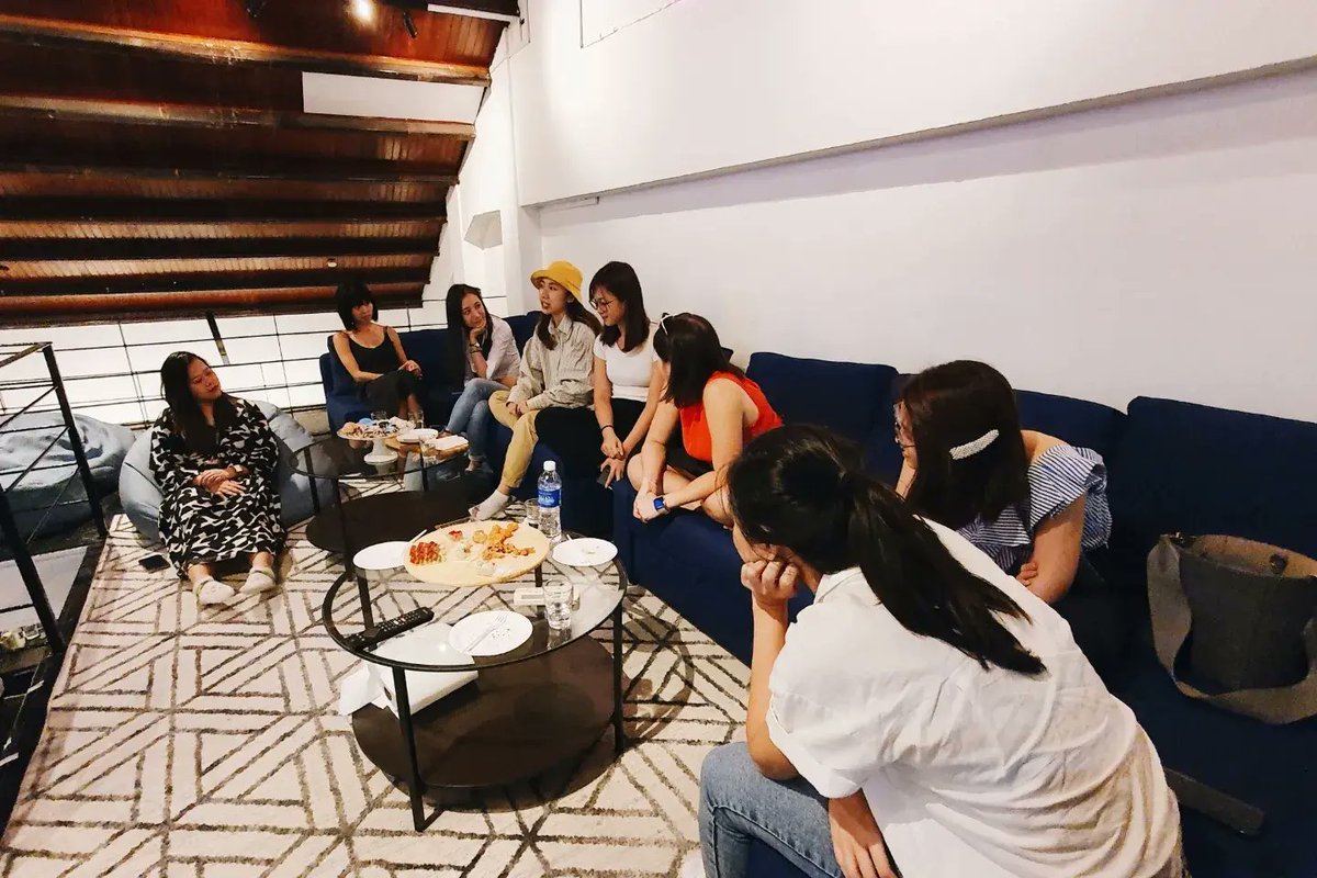 blanktech_'s tweet photo. ✨️ Highlights from our very first BLANK_tech #limitlessladies Event: Welcoming YOU into Web3!

Huge shout out to our venue sponsors @MetacampDAO for the cozy lounge!

We're already working on our next talk, so watch this space! 🔥

#blanktech #womeninweb3 #web2toweb3 https://t.co/bgNnf5qzqw