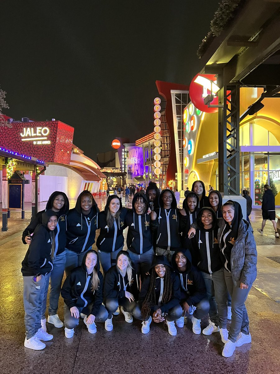 coinally1's tweet photo. What’s good Orlando!?

#TwoFeetIn
#HappiestPlaceOnEarth https://t.co/nKMQZuvJg9