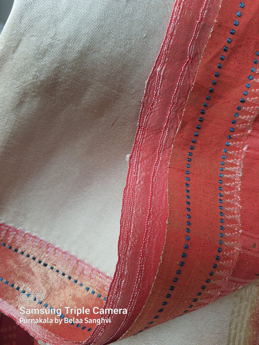 BelaaDesigns's tweet image. Contemporary real Zari Paithani in mustard yellow. 
2 ways Make it cheap using low skilled technology cheaper Raw materials mediocre skills &amp;amp; earn fat profits/Use relevant technology trained karigar quality Raw Material &amp;amp; give value for money
#belaasanghvidesigns #futureantiques