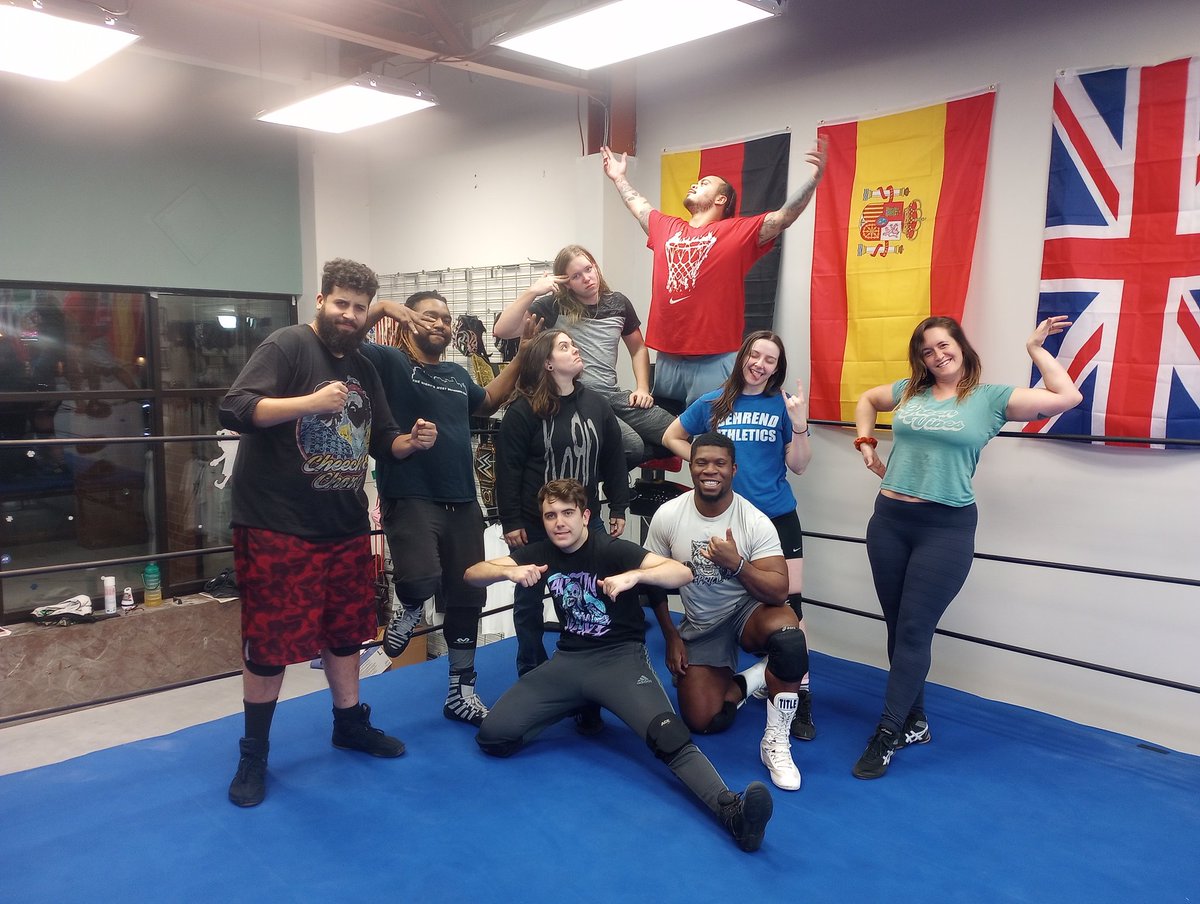 3Legacies's tweet photo. Tonight's #OpenRing was a fun full house. Had a group come by tonight. You guys have a great group of young wrestlers @speedballbailey 🙏💪 https://t.co/GSqyWaKHU0