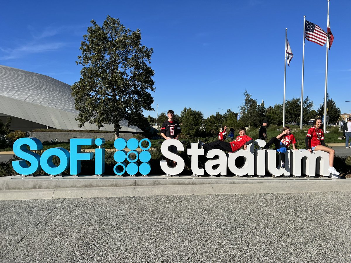 dr_xenon's tweet photo. @SNFonNBC Go @Chiefs https://t.co/AF8lfqdD9I