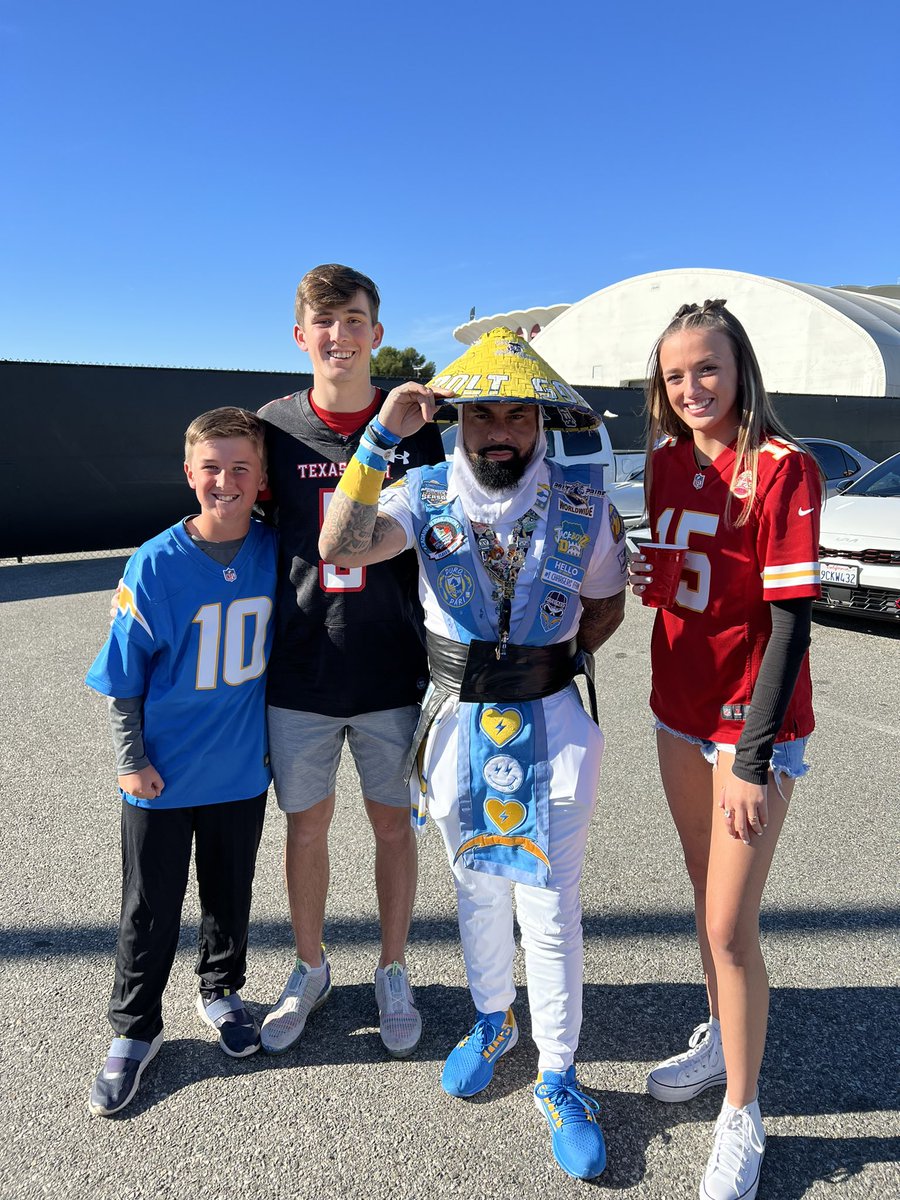 dr_xenon's tweet photo. @SNFonNBC Go @Chiefs https://t.co/AF8lfqdD9I