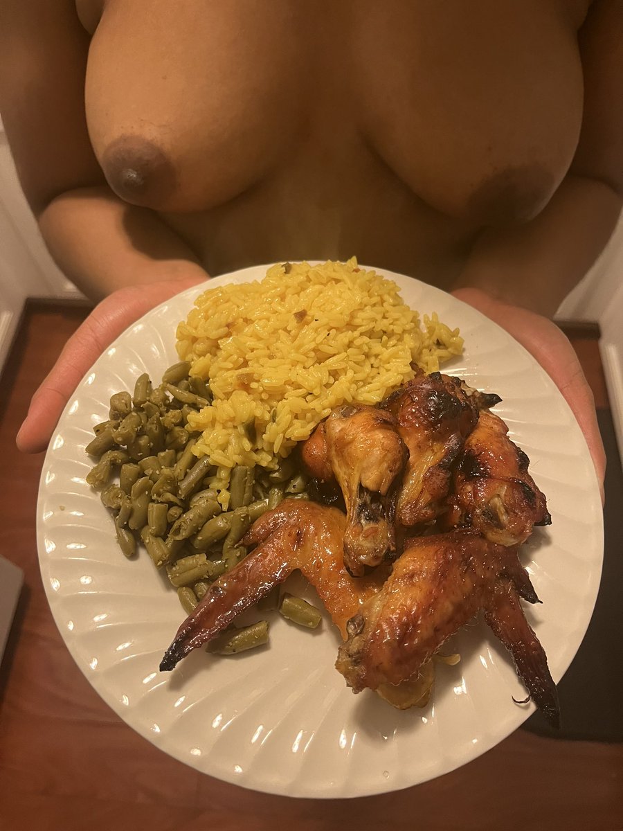 Nicole69699's tweet photo. let me cater to u. https://t.co/St942AFaOF