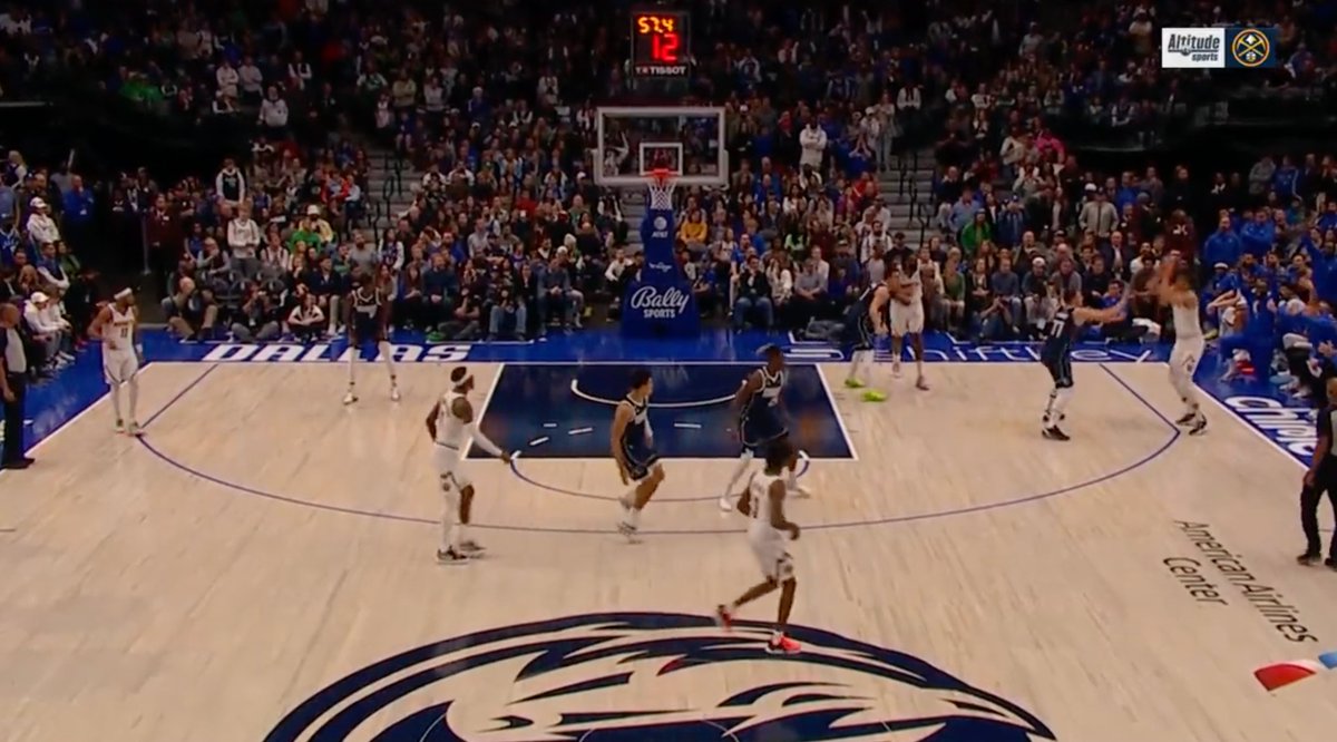 alexherzy's tweet photo. @mtlprophoto @NBA Not even close bud https://t.co/3ANPPORXdC