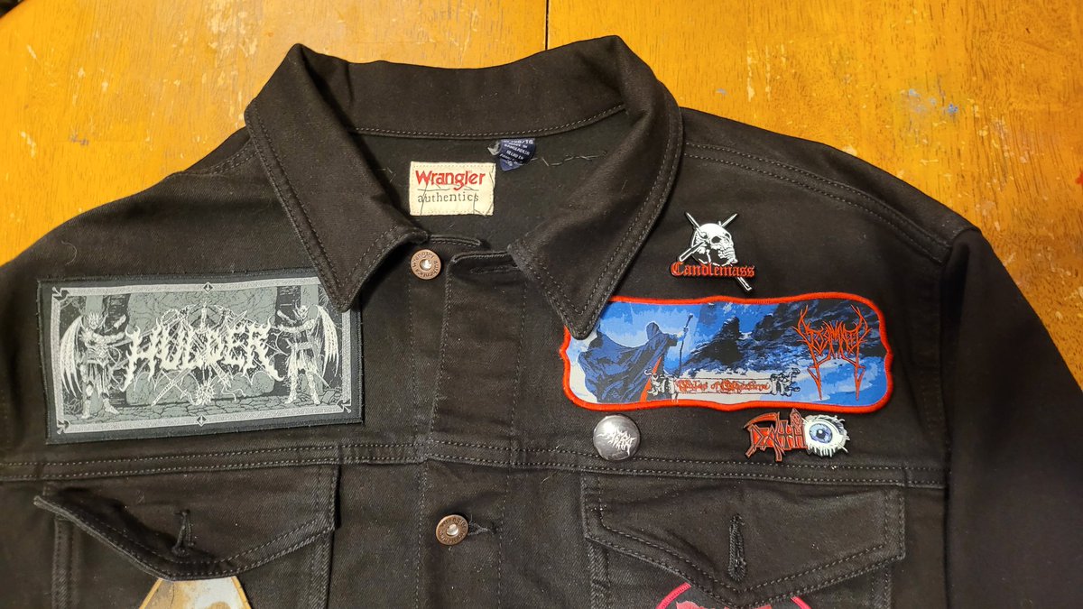 peartnoy's tweet photo. New battle jacket finally finished just in time for winter. Huge shout out to Pull The Plug for making the best patches out there. #opeth #hoodedmenace #tribulation #panopticon #midnight #wolvesinthethroneroom #agalloch #ulver #woodsofypres #paradiselost #hulder #stormkeep https://t.co/VEVvGD9TgS