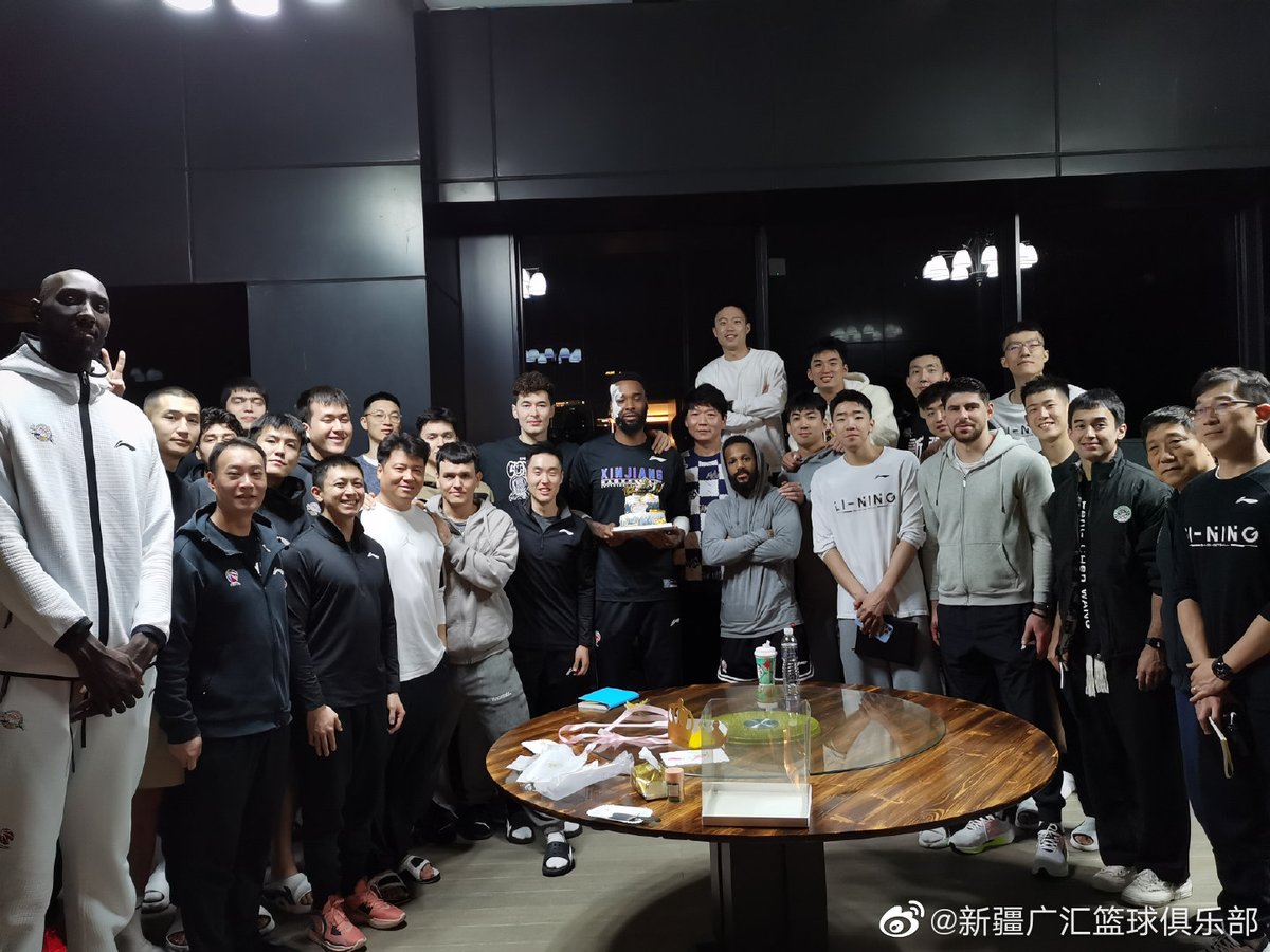 CGTNSportsScene's tweet photo. 🎂"Happy birthday to @amoultrie &amp; wish you all the best"

🥰After missing 1st phase of the #CBA new season, Xinjiang's big man rejoined 2 days after his 32nd birthday

😜But "putting cake on the face" is not to be missed

⏰Their 2nd phase opener is on Dec. 8

@CoachMarkAmaral https://t.co/SHTz6HFVR0