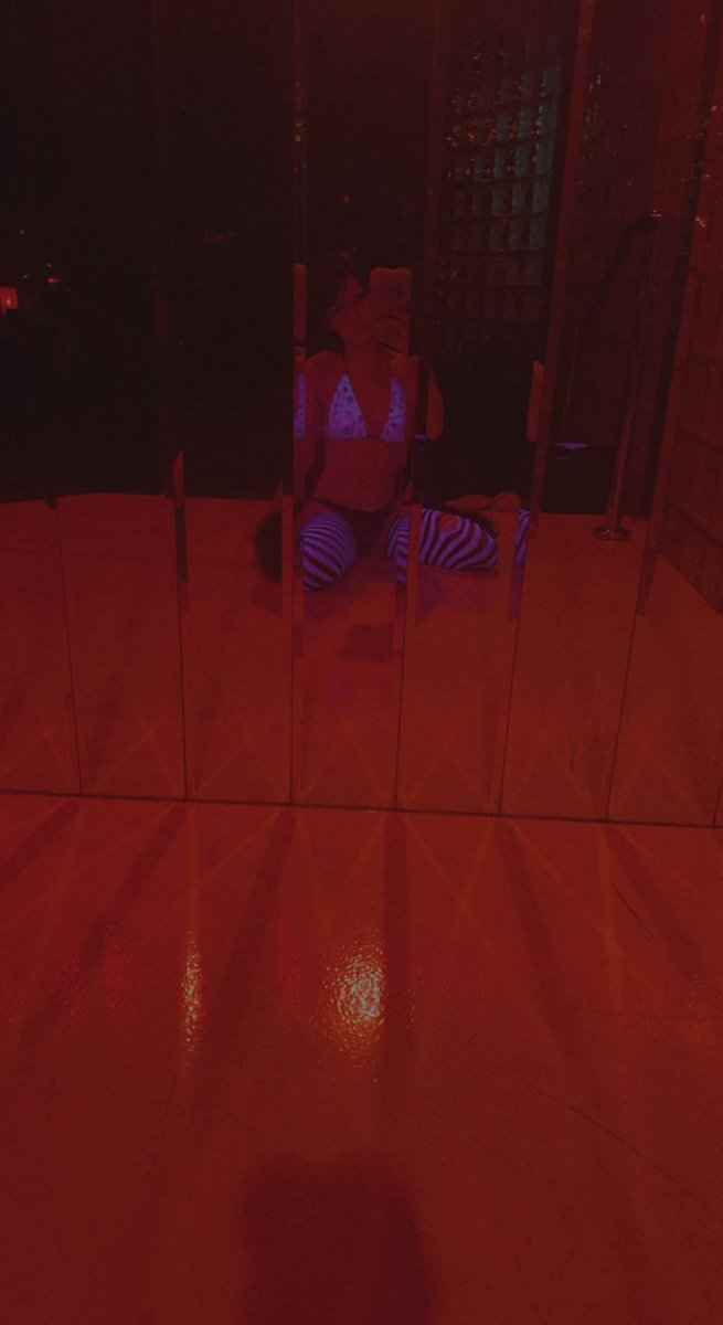 TheUnofficialL's tweet photo. Working tonight till 2am at deja vu lake city 🖤 WA https://t.co/UtxQTIyvNz