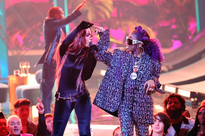 What a honor to have the queen @MissyElliott performing with me at the @AMAs!!! I feel so grateful 💕