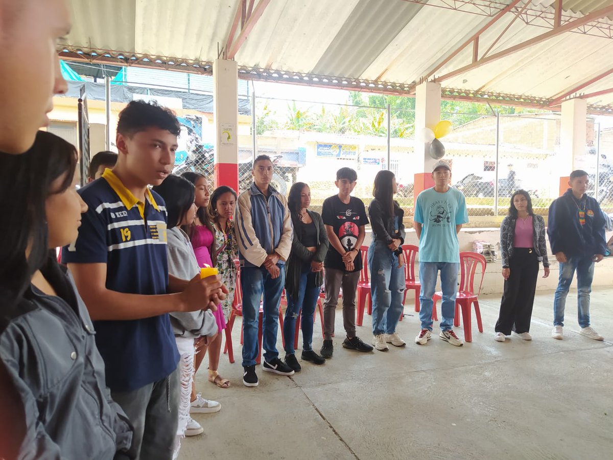tejido_del's tweet photo. #correlavoz Desde Riosucio Caldas del proyecto #hilando tuvimos un domingo muy especial en el que dimos cierre a la I Cohorte de la Escuela de Formación y Liderazgo: Faustino Rotavista de la Asociación de Jóvenes del Resguardo de Origen Colonial Cañamomo Lomaprieta.
#tejidosocial https://t.co/jtKJ0vfscU