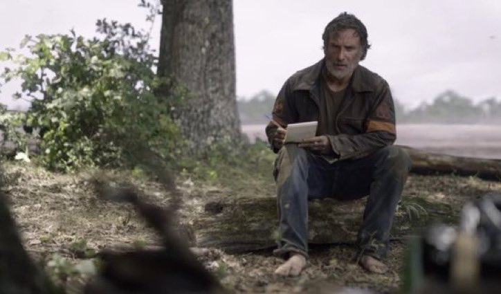 coming_duarte's tweet photo. TODO MUNDO JA SABIA DISSO MAS CARALHO AINDA SIM EU NAO ESTOU SABENDO LIDAR COM ISSO

RICK GRIMES ESTA VIVO 

#TheWalkingDead 
#TWD #thewalkingdeadfinale https://t.co/Eo8xN6uUUW