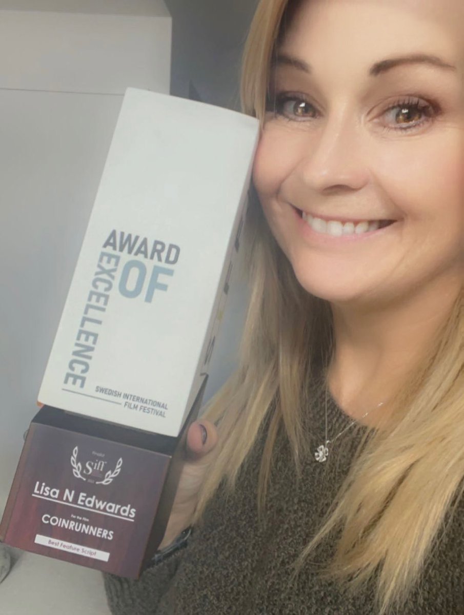 LisaNEdwards's tweet image. Swedish International Film Festival #BestFeatureScript @CoinrunnersFilm  thank you @CineSweden 🏆