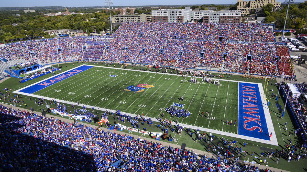 Blessed to receive an offer from Kansas! <a href="/CoachJPeterson/">Jordan Peterson</a> <a href="/KevinPuckettJr/">Kevin Puckett Jr</a> <a href="/Coach_Hayashi/">Brandon Hayashi 🇯🇵🇪🇬</a> <a href="/coachemup_jay/">Jamaal Anderson</a>