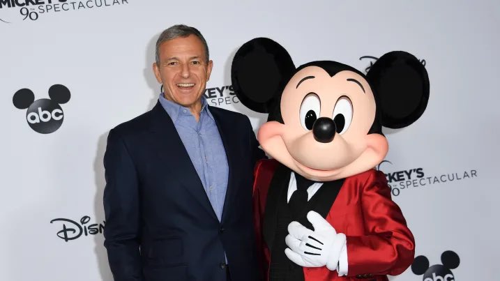 isaacrpowell's tweet photo. Bob Iger returns as Disney CEO effective immediately after Chapek’s disappearance from the Walt Disney Company. 

This is HUGE!!! 

#Disney #BobIger #DisneyCEO #WelcomeBackBob https://t.co/z0ojEYlH8A