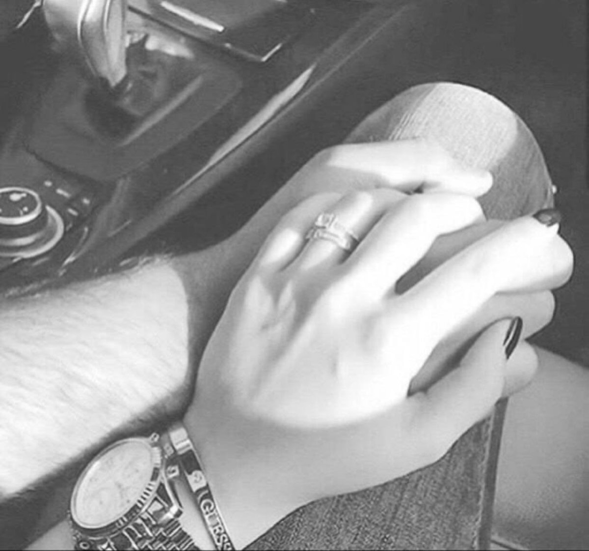 ღ~❥
.
صباحي انت يا ورد عُمري 
وحُب السنين وكُل أيامي الهنيّه♥️
..
#صباح_الحُب