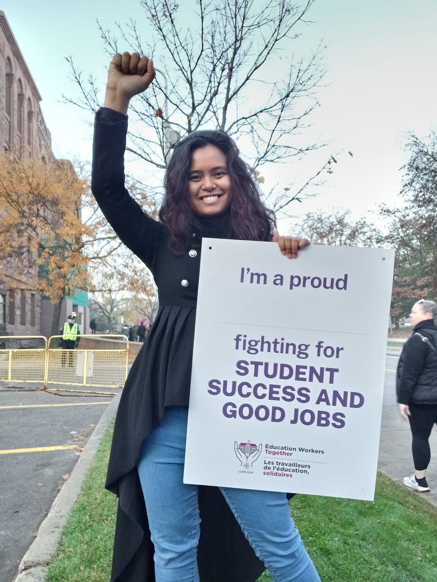 tintinx21's tweet photo. Resilience runs in the family. I'm a proud DAUGHTER OF CARETAKERS and #IStandWithCUPE!
#6StrikesLater @cupe4400 #UnitD https://t.co/Q4Ry3Mv7bk