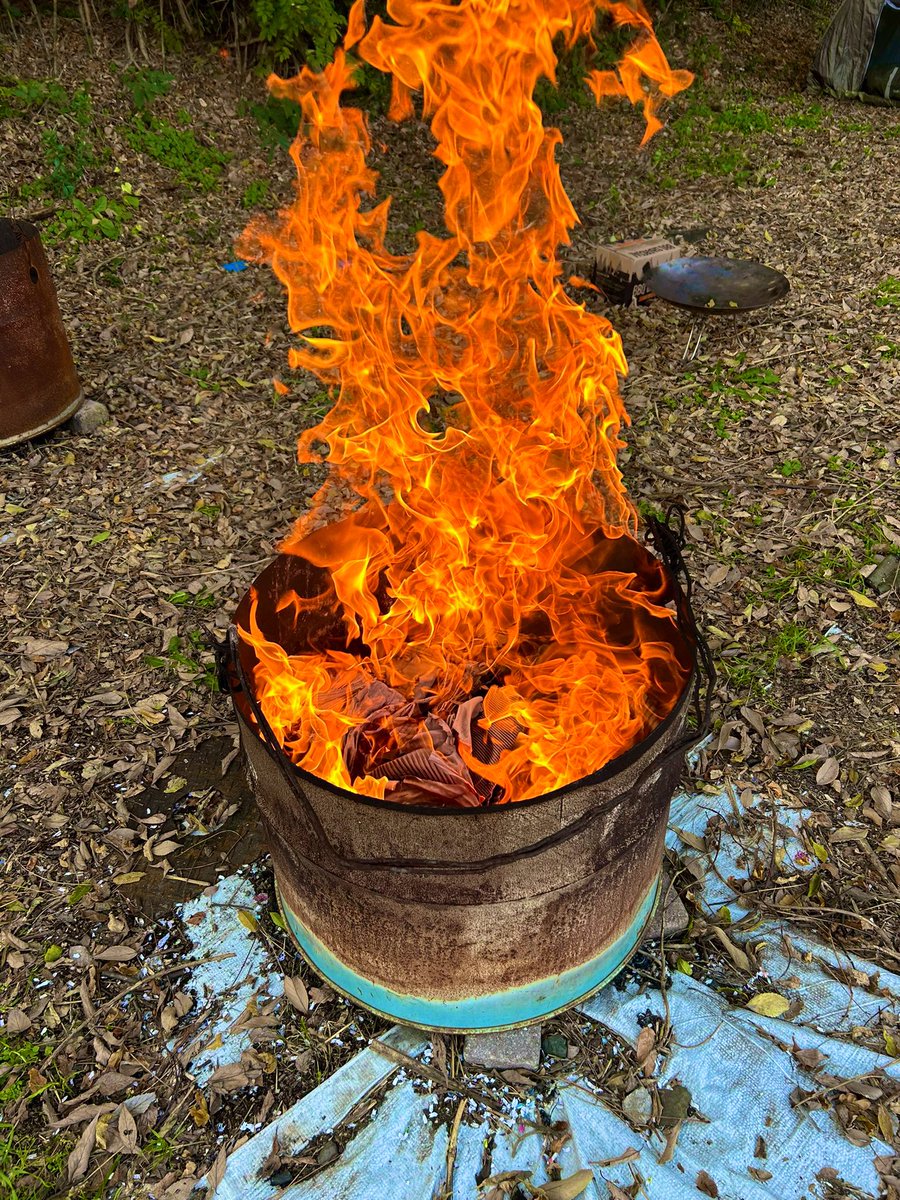 0604vox's tweet photo. No.33プライベートキャンプ場を
　　　　　　　　　　　　　作る編

今回はテントを張り🏕秋キャンプ🏕
綺麗な星空も見えました。

撮影2022/11/20
#山林  #山林開拓 #山林キャンプ
#野営 #ここをキャンプ地とする 
#プライベートキャンプ場 https://t.co/GDEOUoA9Mt