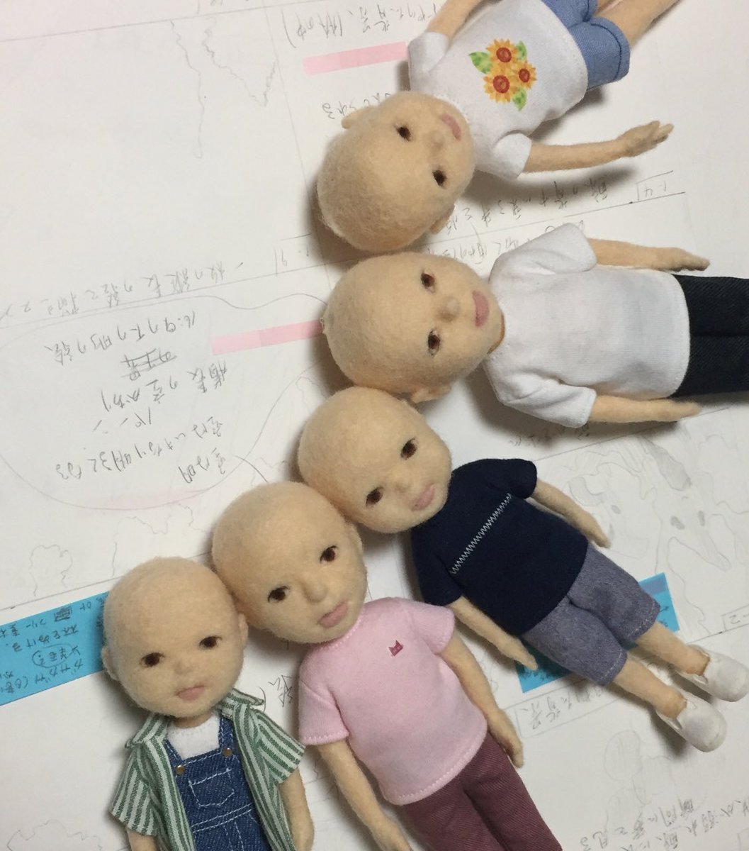 mugatochu's tweet photo. [短編ストーリー動画完成までの日記]
妻のhttps://t.co/5bhXkEVQmV 
#羊毛フェルト の子供たちも後は髪の毛を付けてあげるだけになりました。
なんかちょい怖いけど
ちゃんと見ると #可愛い🌈 https://t.co/gckEcoqAOT