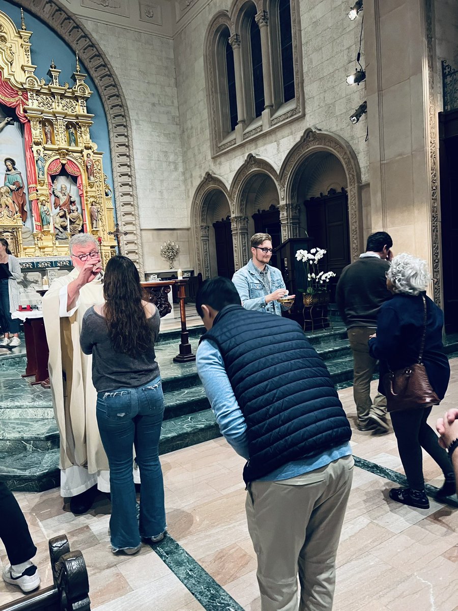 usdministry's tweet photo. Tonight in Founders Chapel we prayed for those killed and injured at the LGTBQ nightclub in Colorado Springs, all victims of violence, and all members of the LGTBQ community. You are loved. https://t.co/T4y1HXvCcB