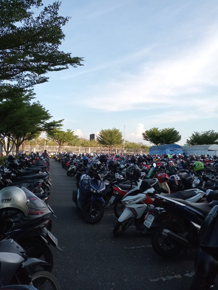 ouii1234's tweet photo. Somewhere in the evening. https://t.co/bk3Nb5ML10