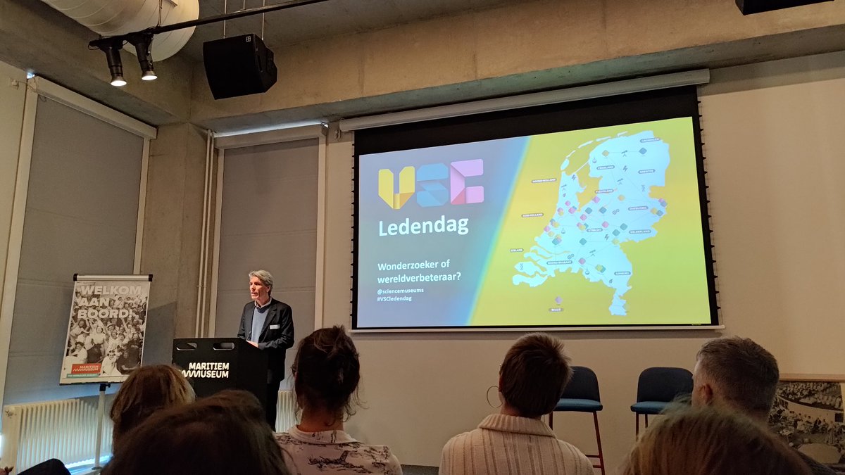 Op de jaarlijkse #VSCledendag <a href="/sciencemuseums/">VSC</a> in het @maritiemmuseum waar voorzitter <a href="/mennotummers/">Menno Tummers</a> de vraag stelt: zijn we wonderzoekers of wereldverbeteraars? 
Allebei denk ik.
Op naar een goed gesprek tussen de natuur- en wetenschapsmusea.