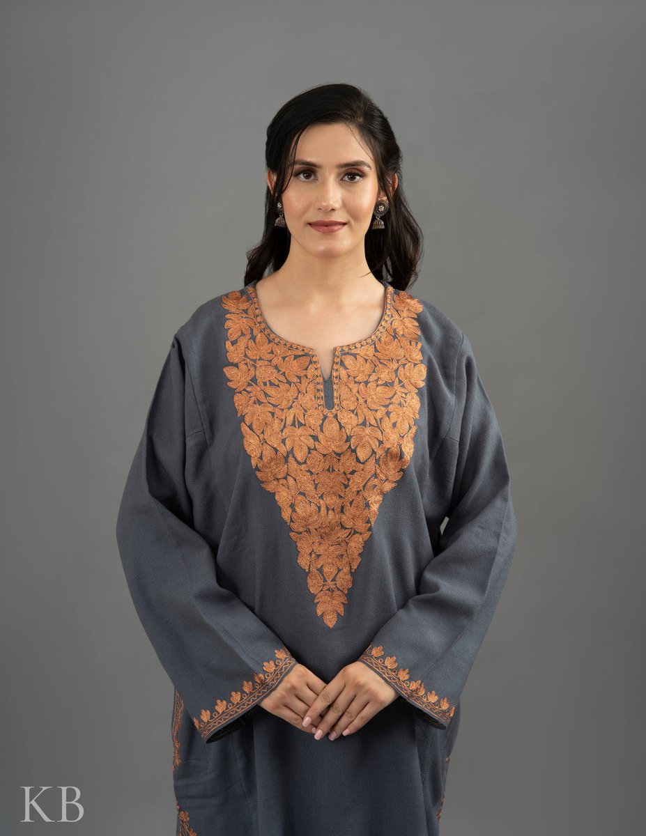 kashmirbox's tweet photo. Chinar Neck Designed Aari Embroidered Cashmilon Phiran from KHIZAA Phiran Collection.
Shop now at: https://t.co/ChxAUj7OVO
#pherans #phiran #kashmiripheran #kashmiriphiran #aariwork #aariembroidery #kashmirbox https://t.co/FsWjUlCMjD