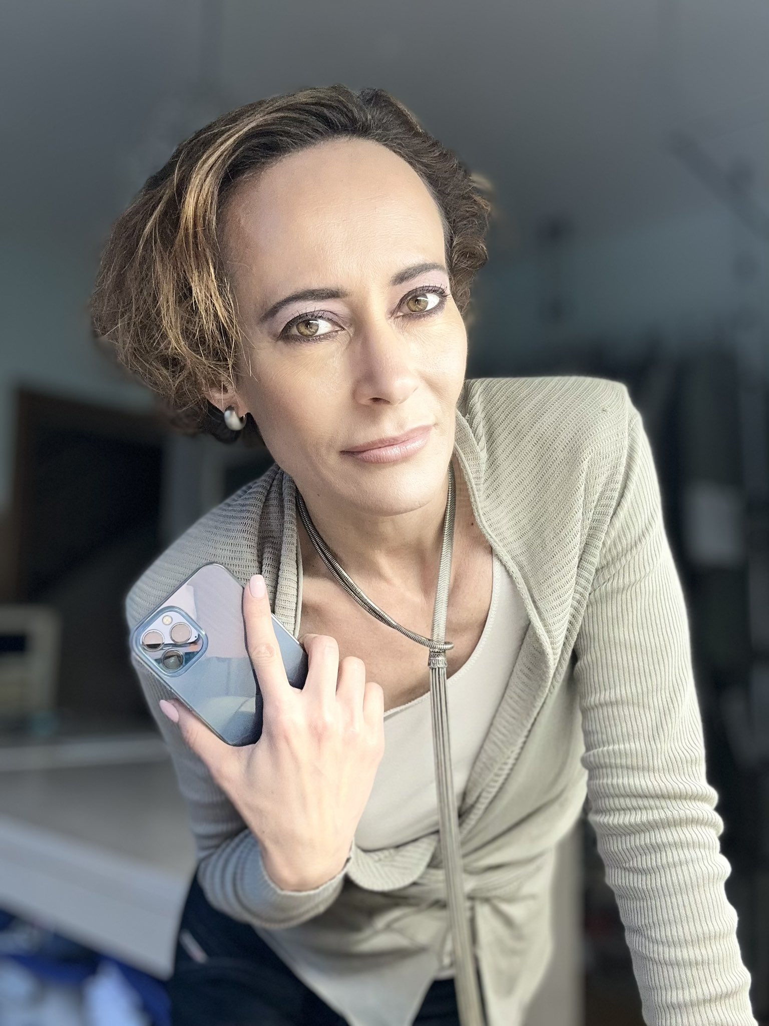 Lena on Twitter: "Hi, na, wieder on Und wer wird arbeiten⁉️ Bussi Bussi an alle und einen