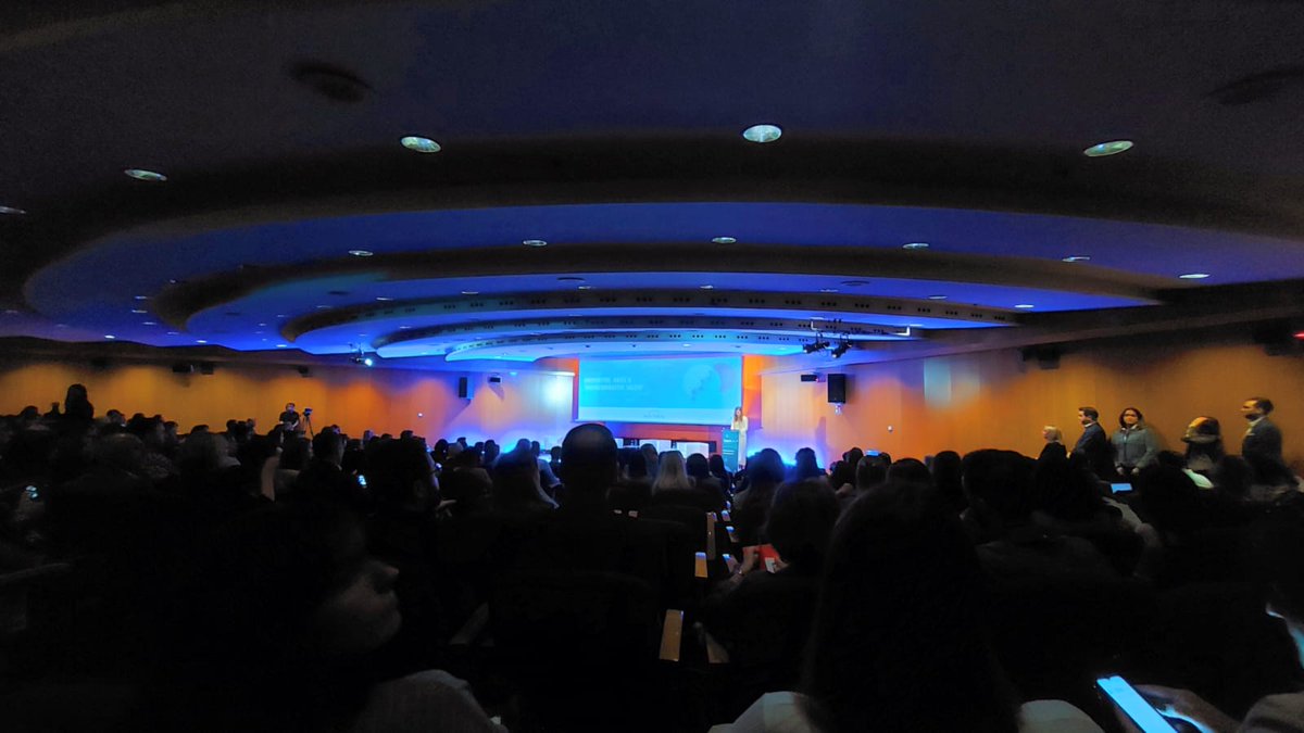 FactoriaF5's tweet photo. La semana pasada participamos de #TalentDayBCN22, un evento anual organizado por Equipos y Talento en Madrid y Barcelona con los líderes en gestión de personas de las mejores empresas del país 🙌 #TalentoInclusivo #ProgramarMola https://t.co/fhnGr3MY6U