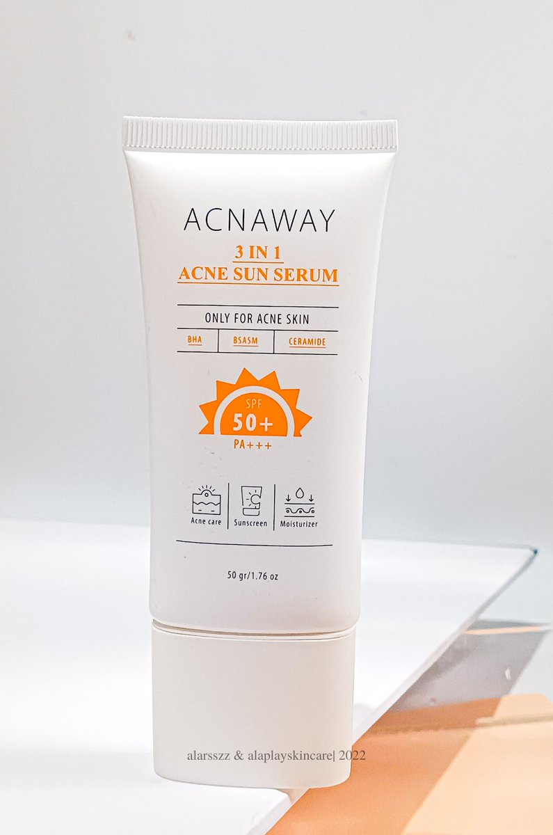Alarsszz's tweet photo. Sunscreen POPULER, HARGA 50 RIBUAN aja, COCOK UNTUK ACNE SKIN!
Apalagi kalau bukan, sunscreen nya — @AcnawayID 

#Acnaway 3in1 Acne Sun Serum

Ini review versiku, selama menggunakan sunscreen nya Acnaway
#alareview https://t.co/qXeHPmtdqV