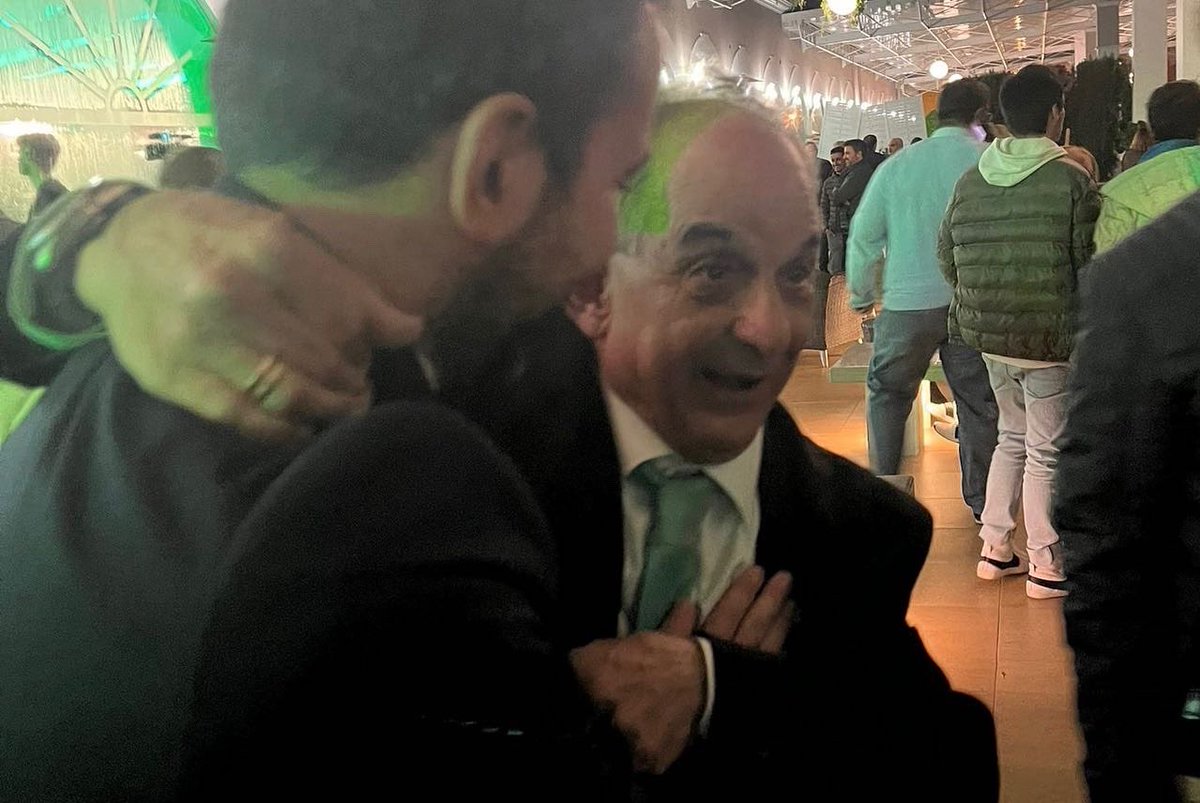 J_GdC_'s tweet photo. Na sexta-feira decorreu a 40ª Gala dos Rugidos de Leão, numa noite de fervor e salutar vivência leonina que contou com a presença de 1500 Sportinguistas!
E que grande noite foi… Isto é o #SportingCP !
Obrigado Sportinguistas!
Obrigado Bernardes Dinis!
#DiaDeSporting #Sporting https://t.co/Pu8EMi4u8Q