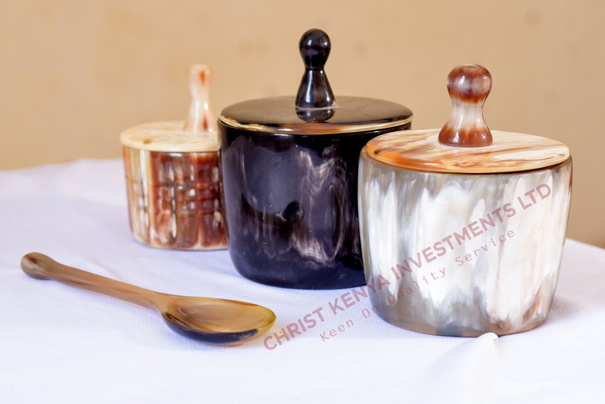ckiluganda's tweet photo. If long horned Ankore cattle is classy, how about her horn product?
#ankorehorn
#homedecor 
#MondayMotivation 
#changeyourlivingspace https://t.co/16CB95VSGs